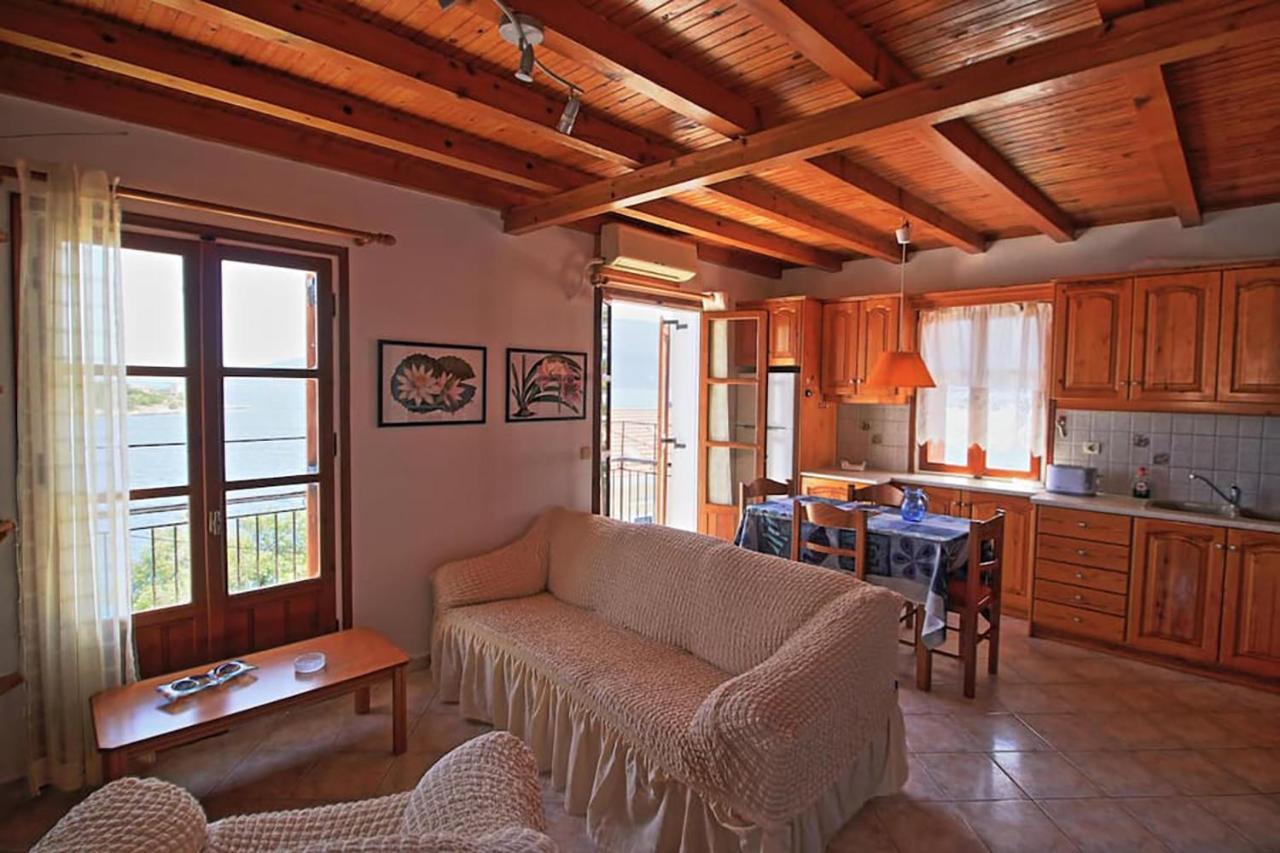 Sonia'S Apartment In Fiscardo Waterfront Fiskárdo Eksteriør bilde